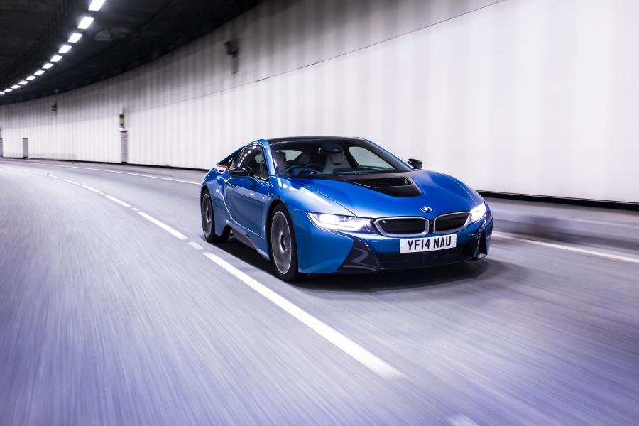  BMW i8 2014 года  (UK) (фото 23 из 69)